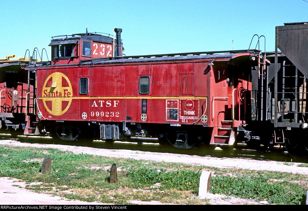 Santa Fe CE-1 caboose ATSF #999232